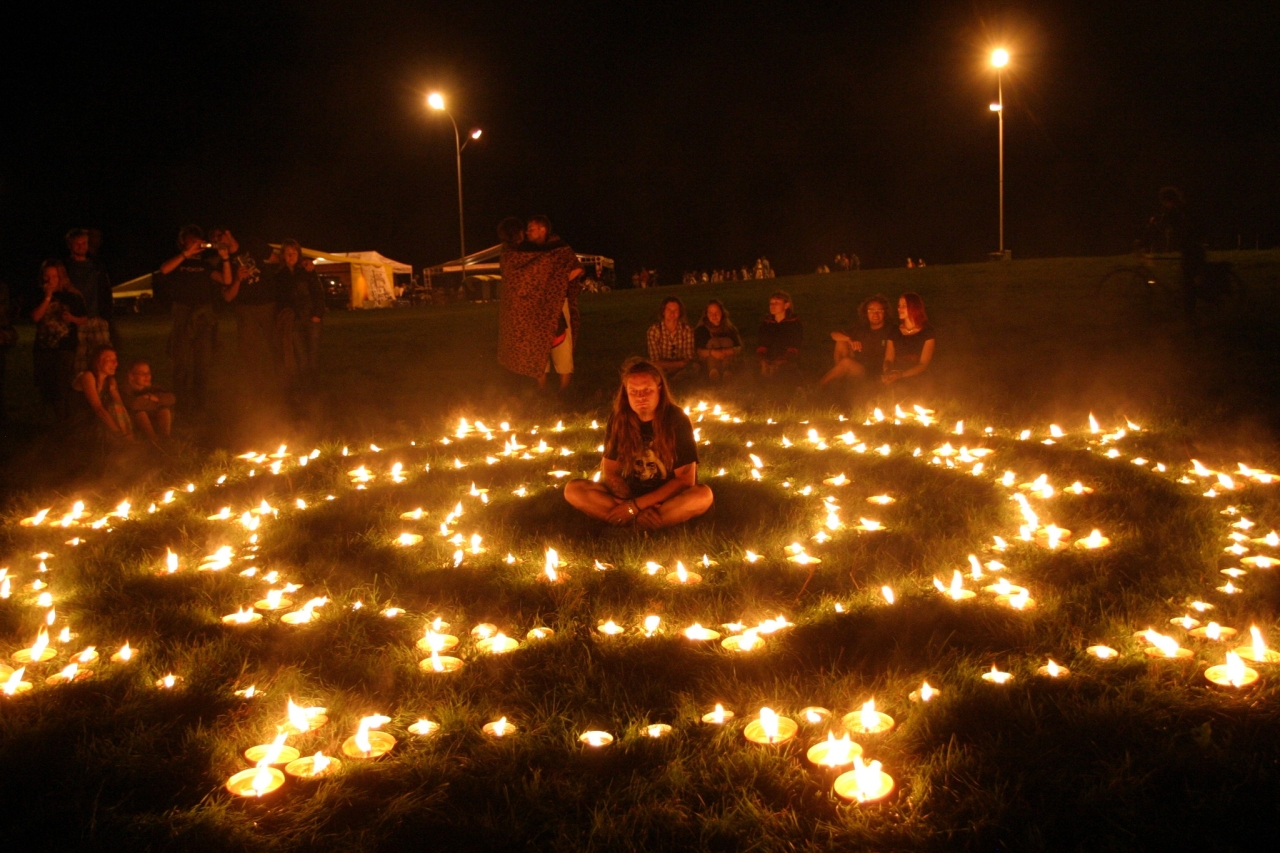 TRADICIJA IR DVASINGUMO PAIEŠKOS